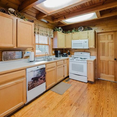 A Dream Come True Cabin Севьервилл Экстерьер фото