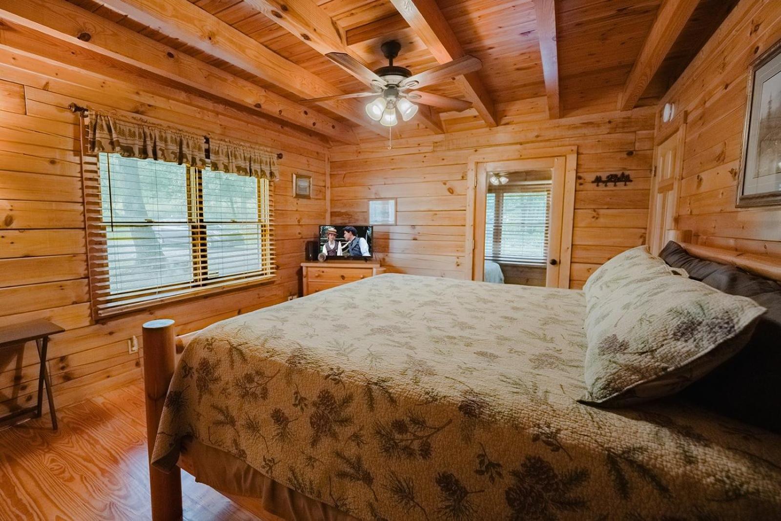 A Dream Come True Cabin Севьервилл Экстерьер фото